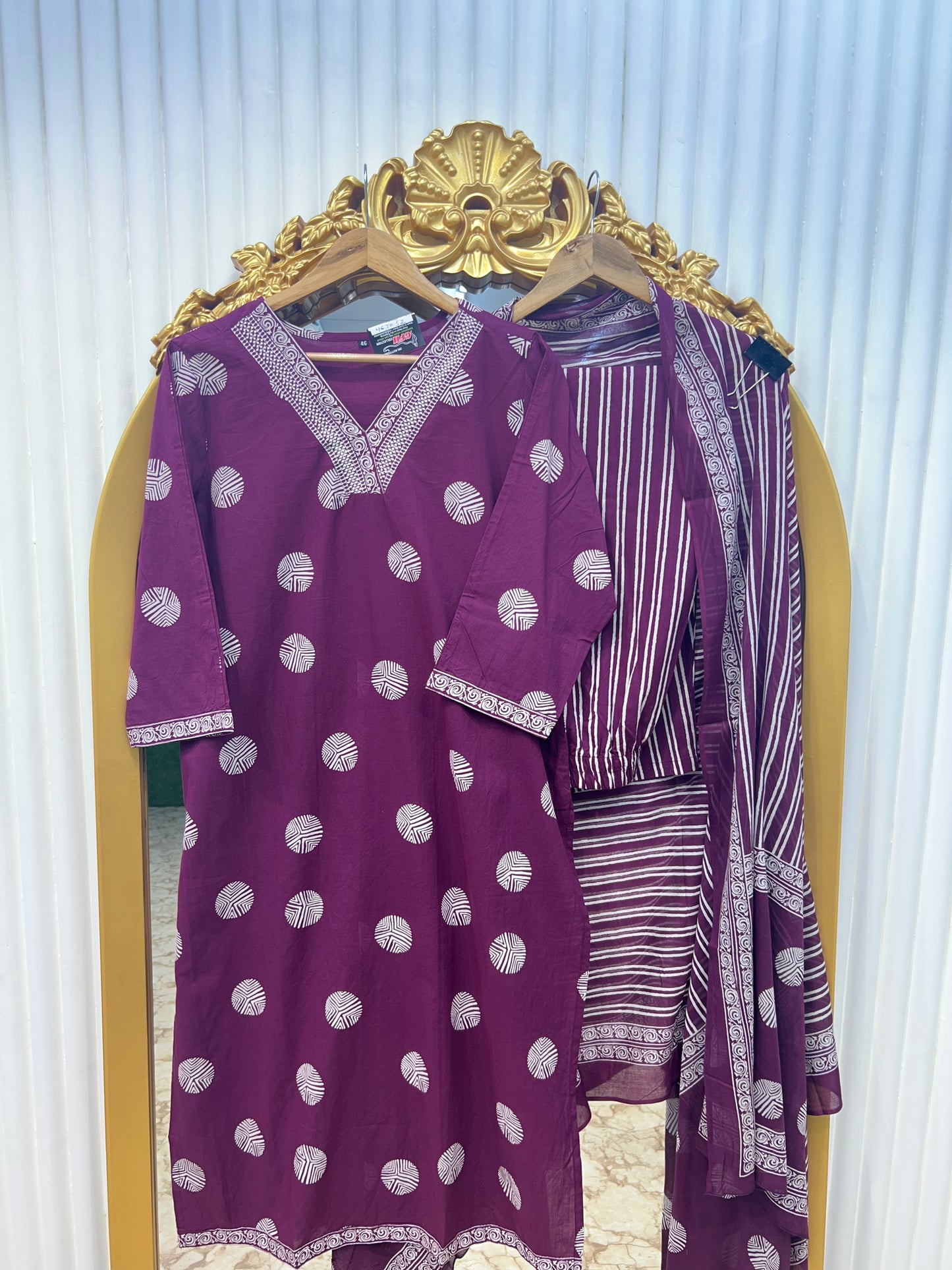 Premium Jaipuri Cotton V-Neck Printed Straight Set ā Dark Mocha Black & Royal plum