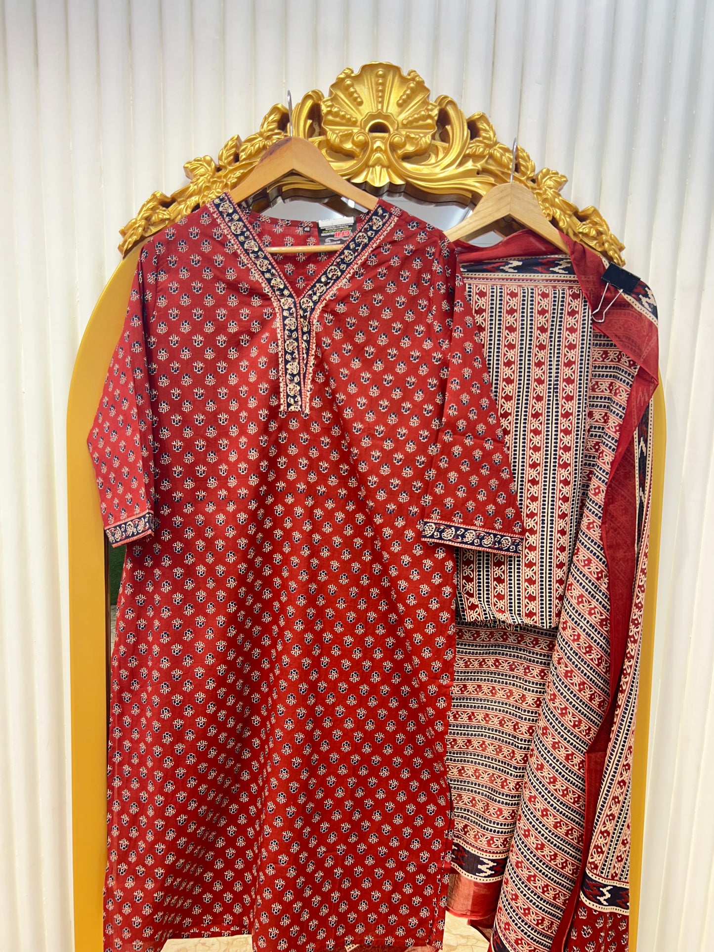 "Jaipuri Cotton Printed V-Neck Straight Kurti ā Choose from 3 Beautiful Colors"