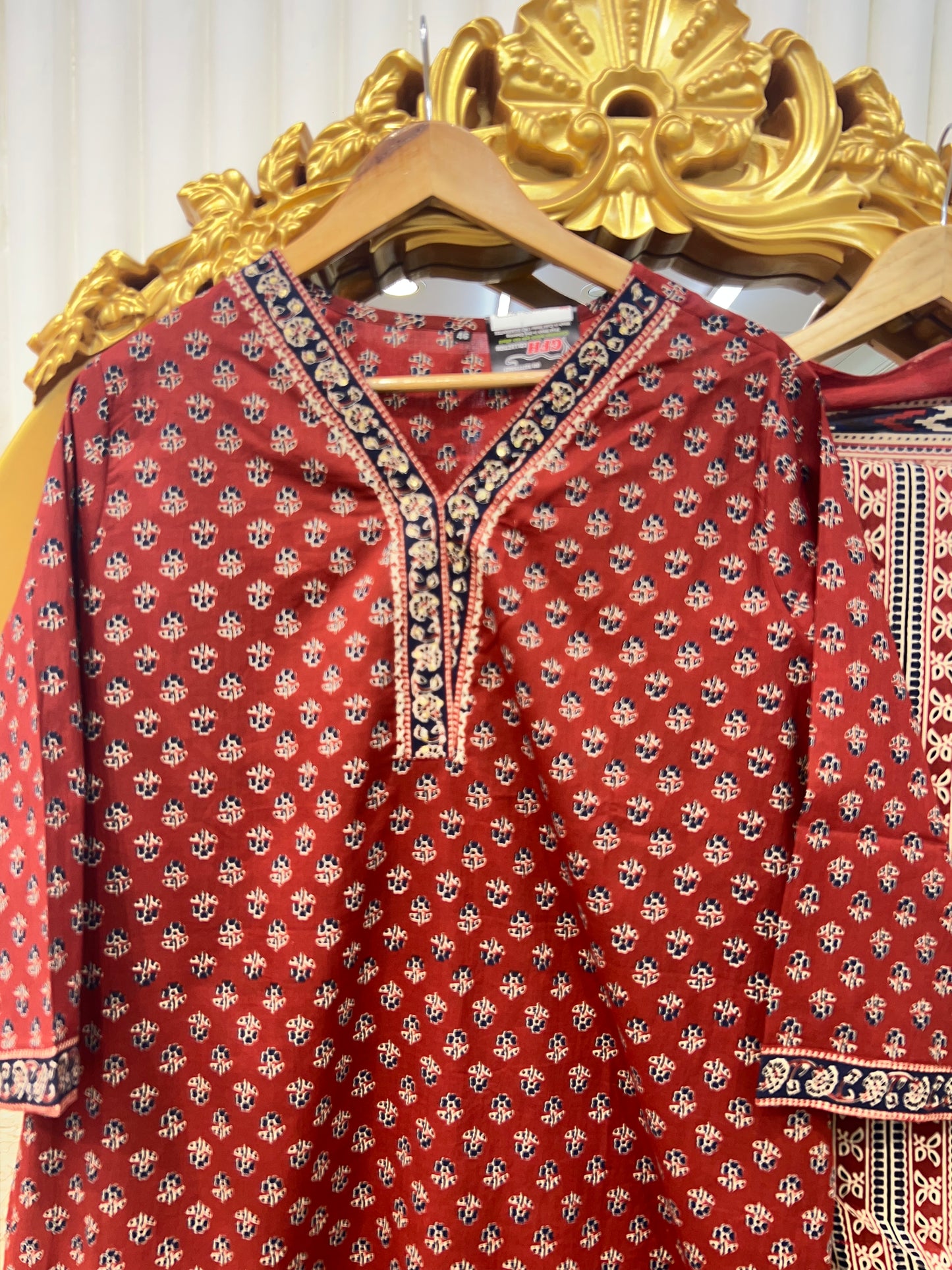 "Jaipuri Cotton Printed V-Neck Straight Kurti ā Choose from 3 Beautiful Colors"