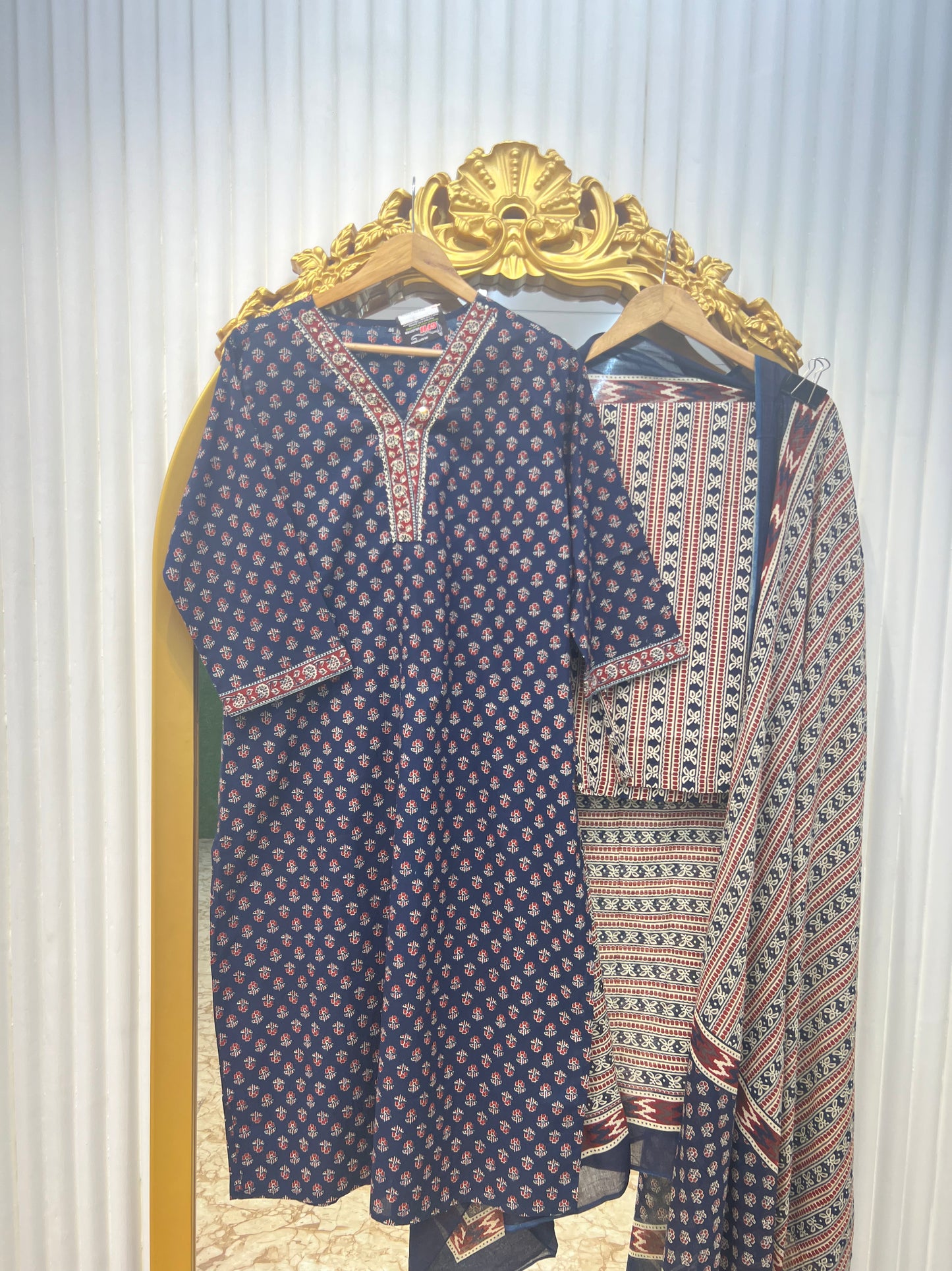 "Jaipuri Cotton Printed V-Neck Straight Kurti ā Choose from 3 Beautiful Colors"