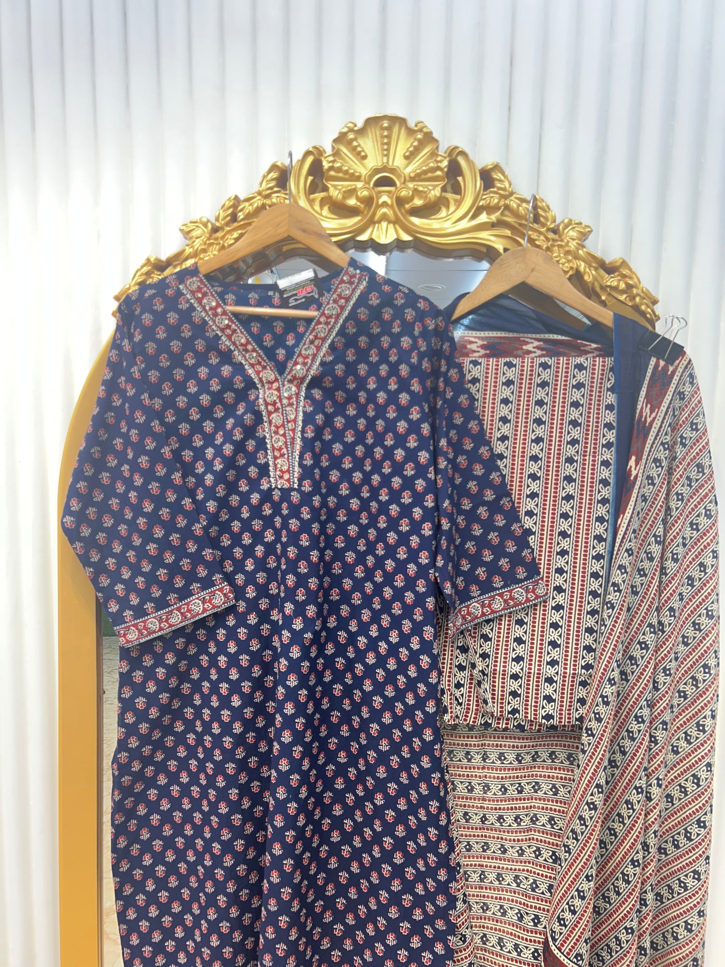 "Jaipuri Cotton Printed V-Neck Straight Kurti ā Choose from 3 Beautiful Colors"