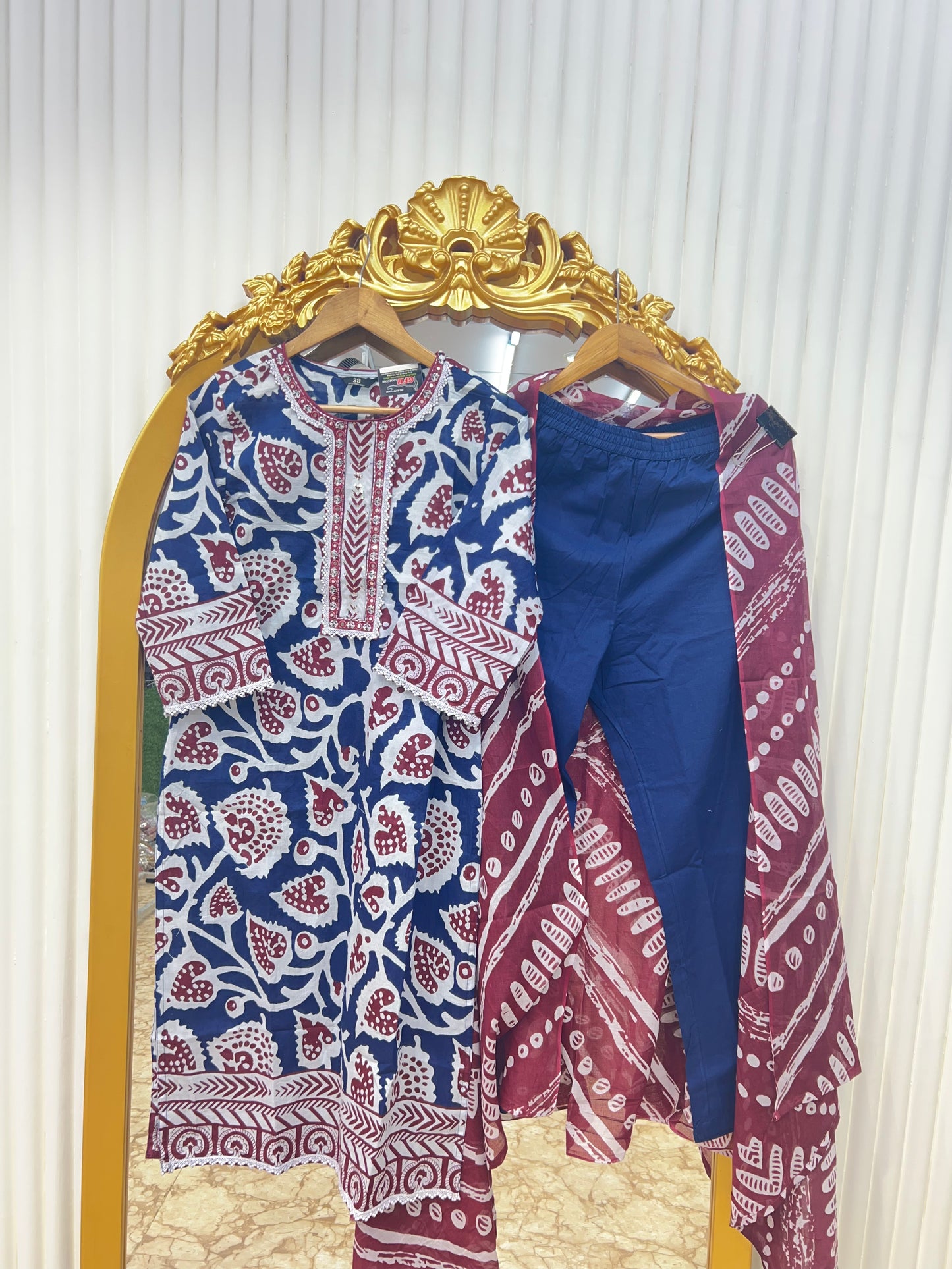 3-Piece Pure Jaipuri Cotton Suit with Lace & Sequin Work + Mul Dupatta ā Plum Wine And Blues
