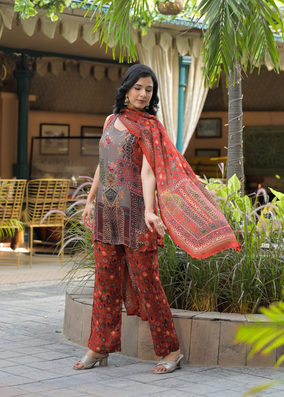 Pure Chinon 3pc Cordset With Kalamkaari Print Marron Color