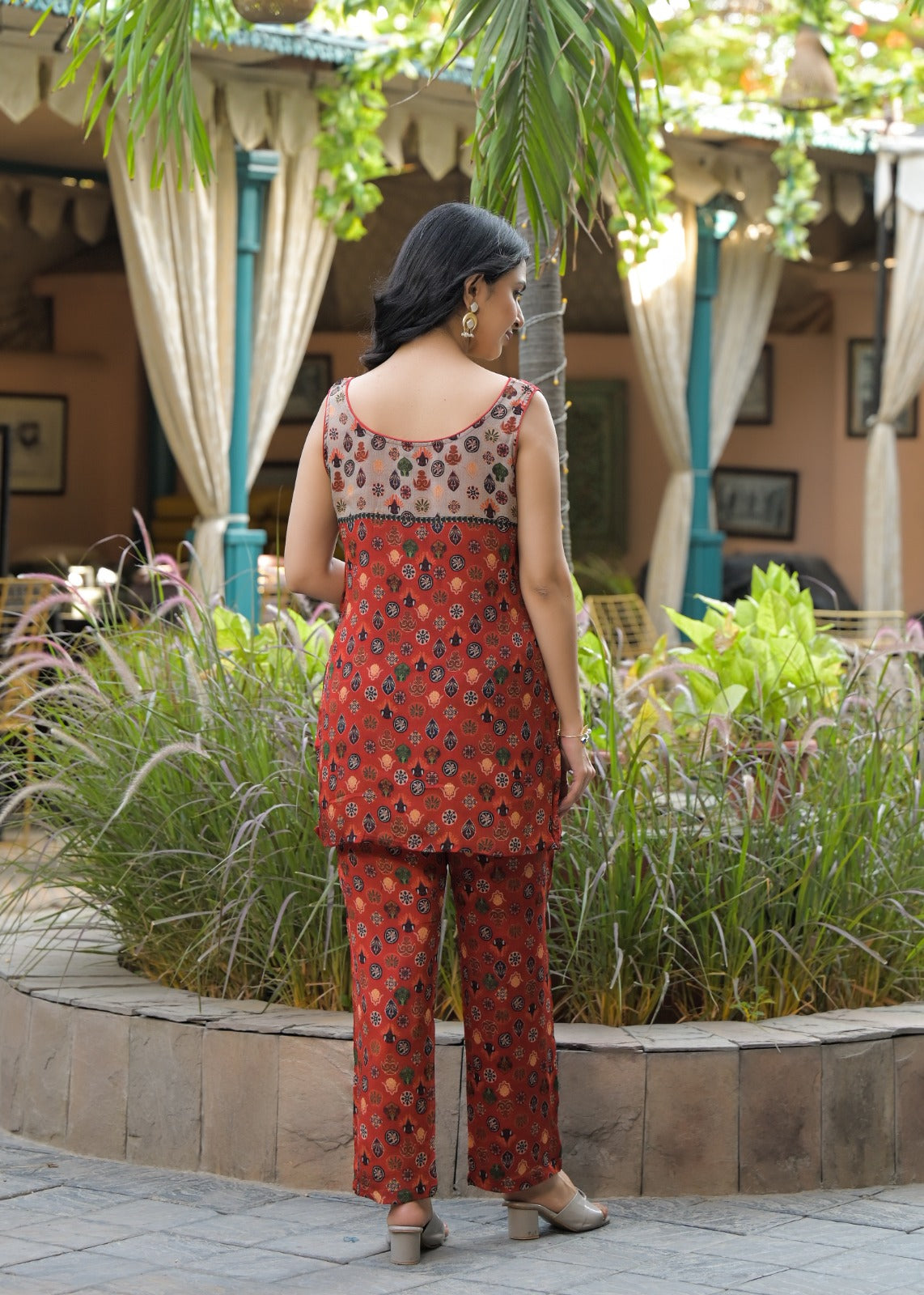 Pure Chinon 3pc Cordset With Kalamkaari Print Marron Color