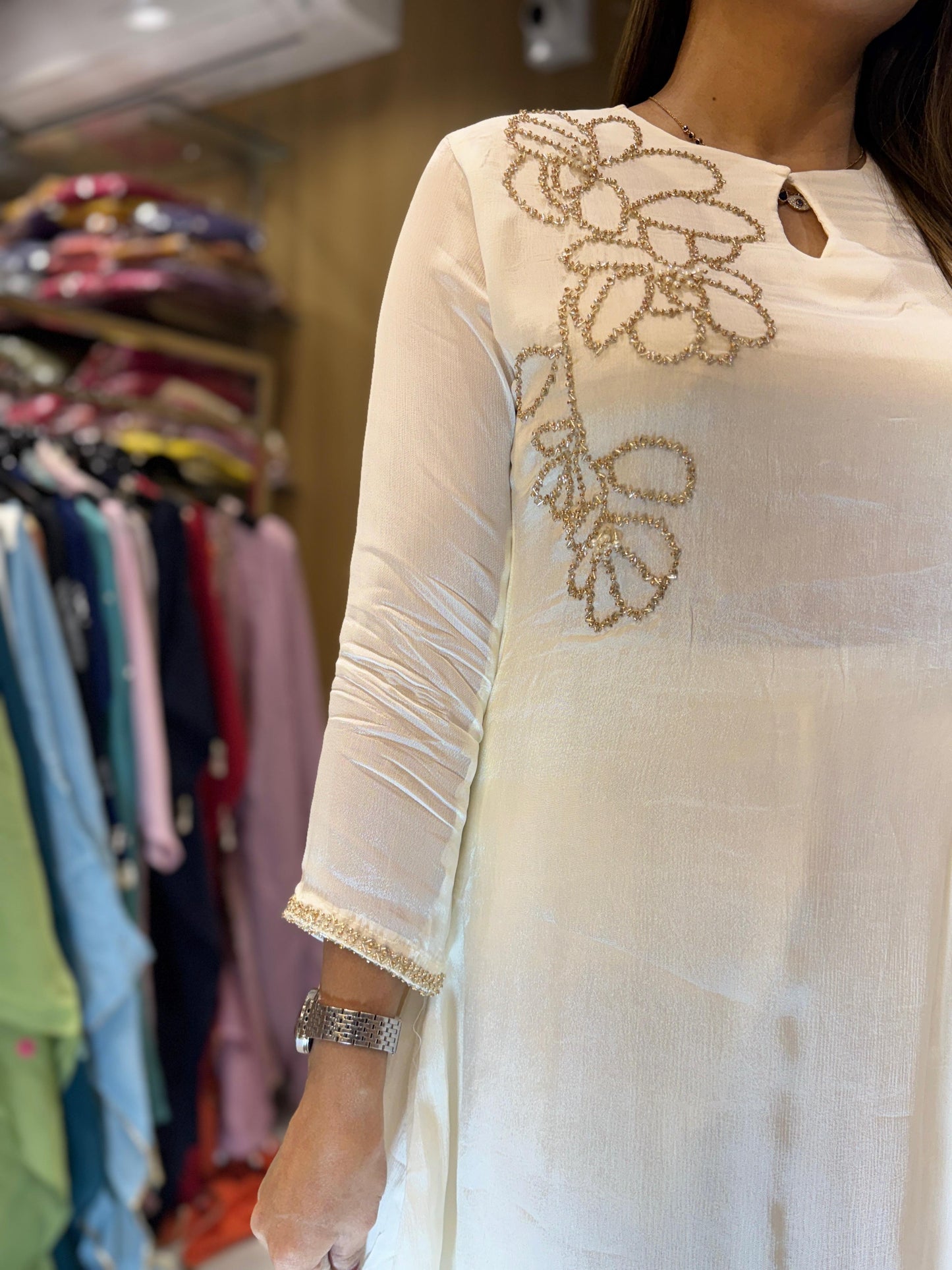 Chinon White 2pc Set