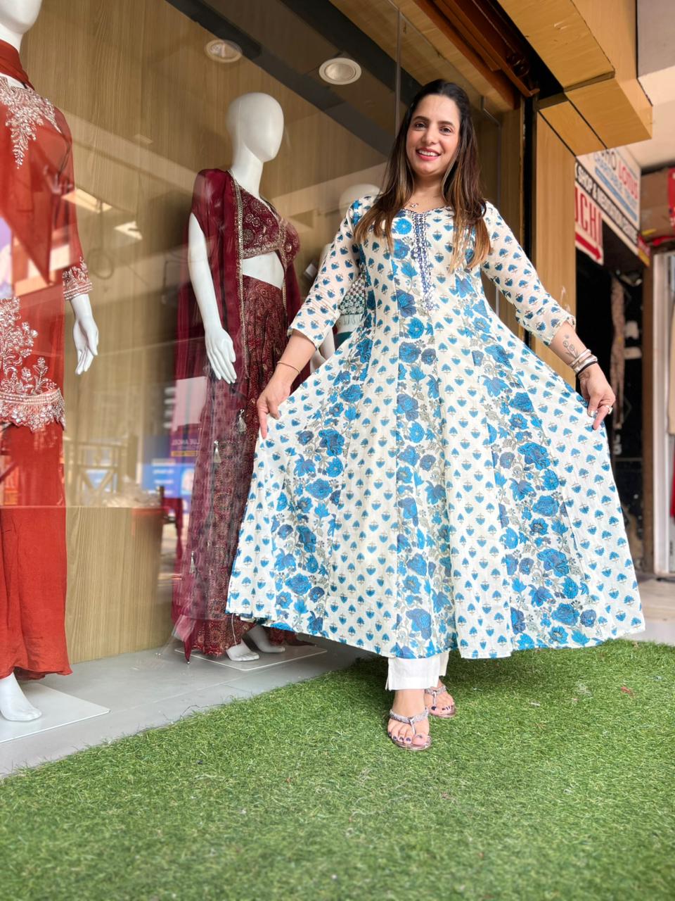 Mull Cotton Off White Shoulder Anarkali 3pc Set