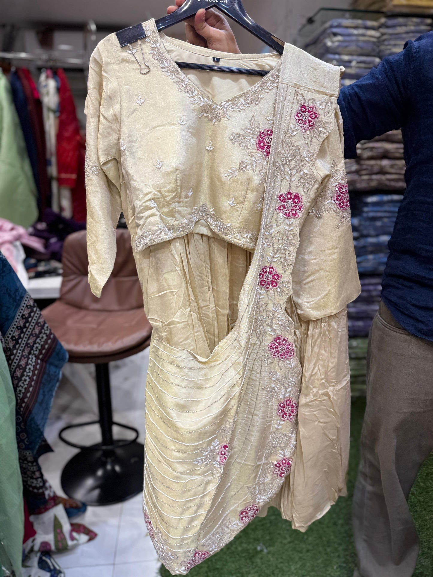 Simmer Tissue Ivory 3pc Set Drep Style