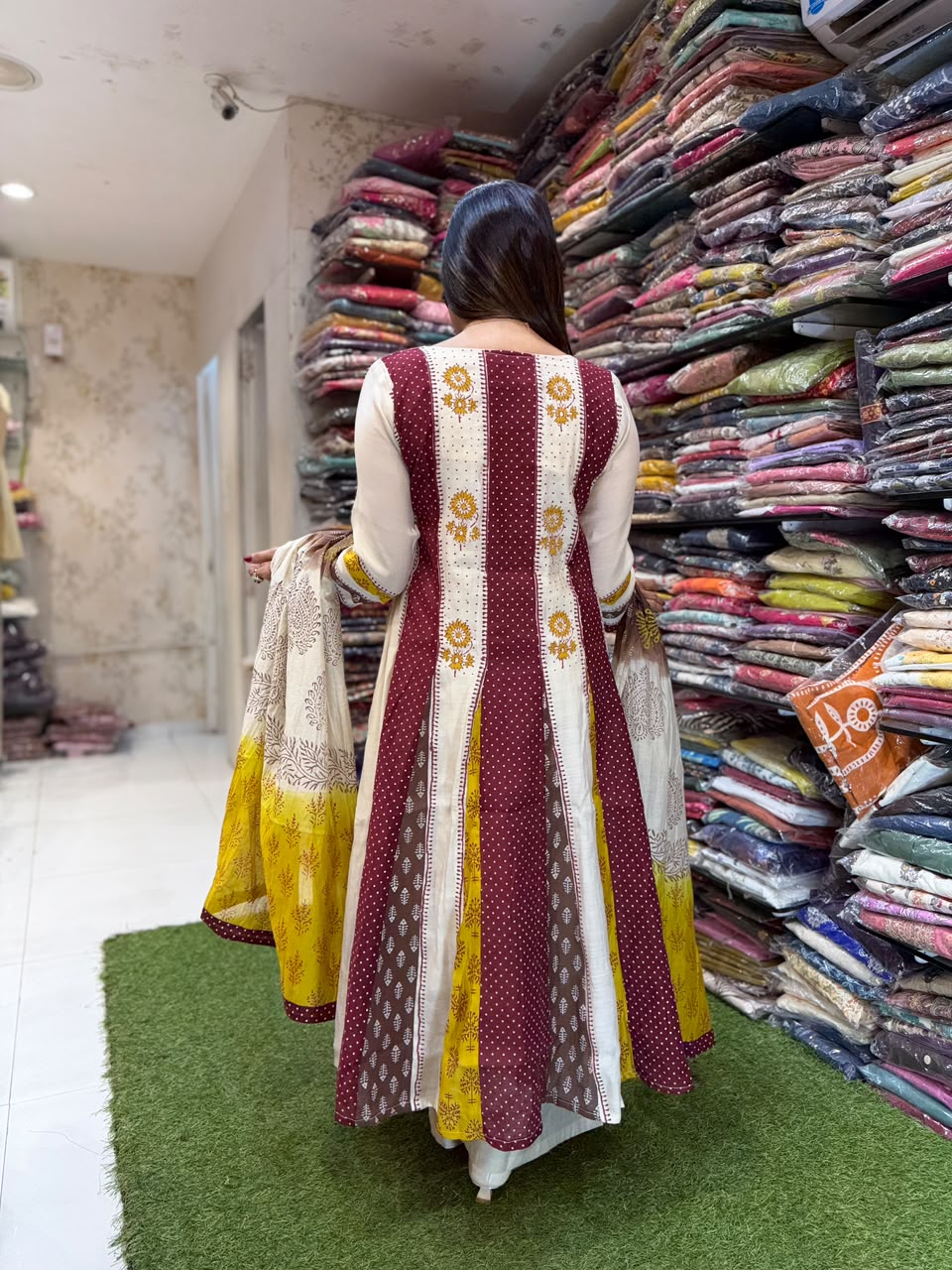 Viscose Mull chanderi Dusky Off White And Maroon 3pc Set