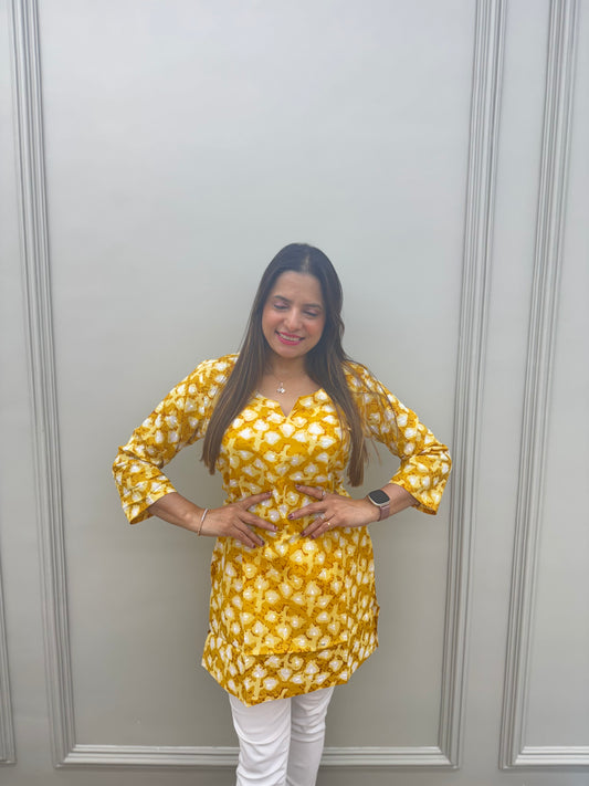 Summer Yellow block Short Top