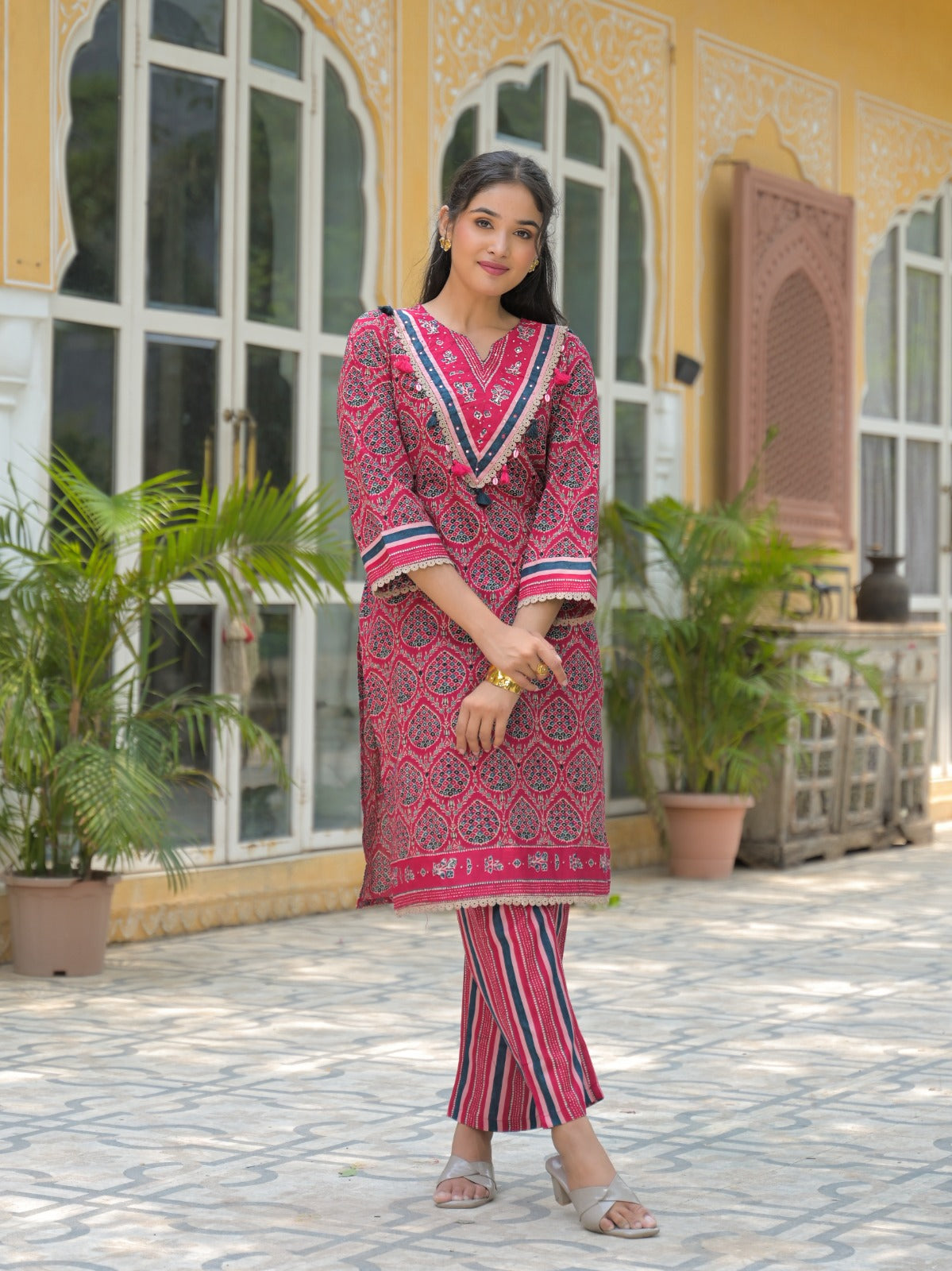 Pure Cotton 2pc Set V Neck Pattern in Lacework Pink Color