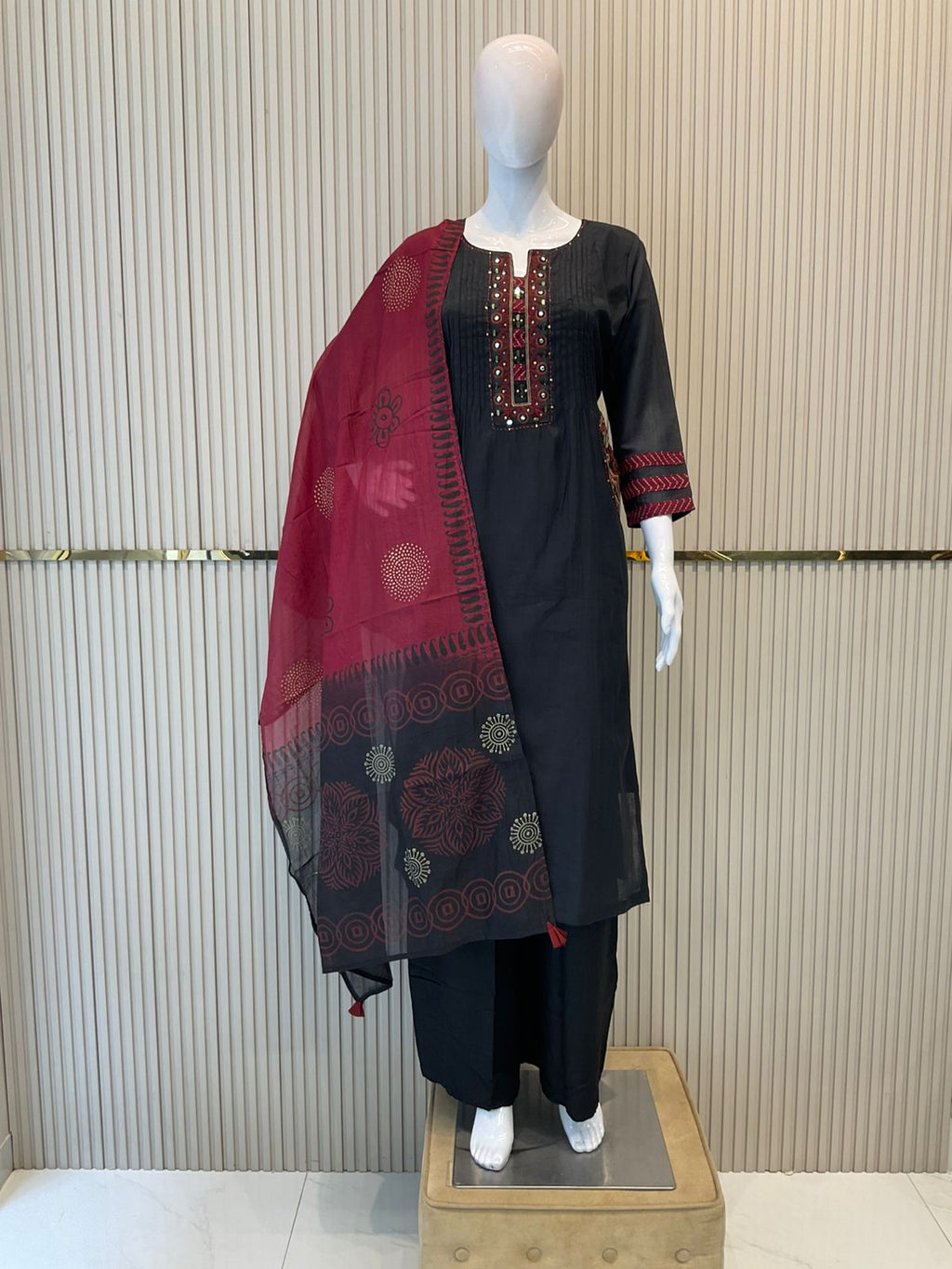 Mull Chanderi Black 3pc Suit