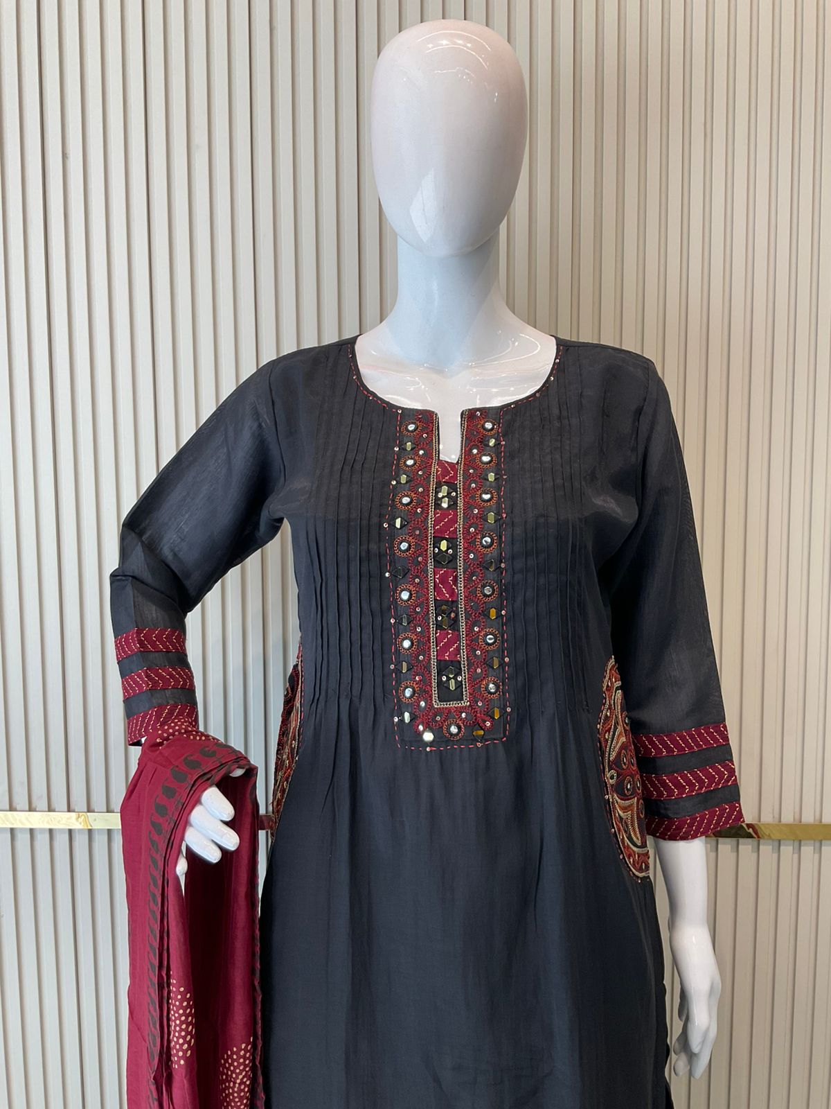 Mull Chanderi Black 3pc Suit
