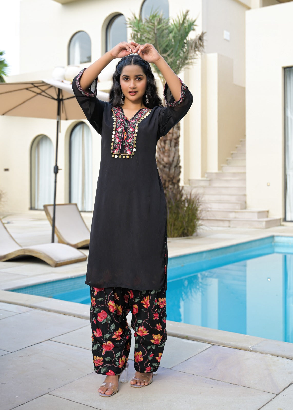 Chinon Black 2pc Set