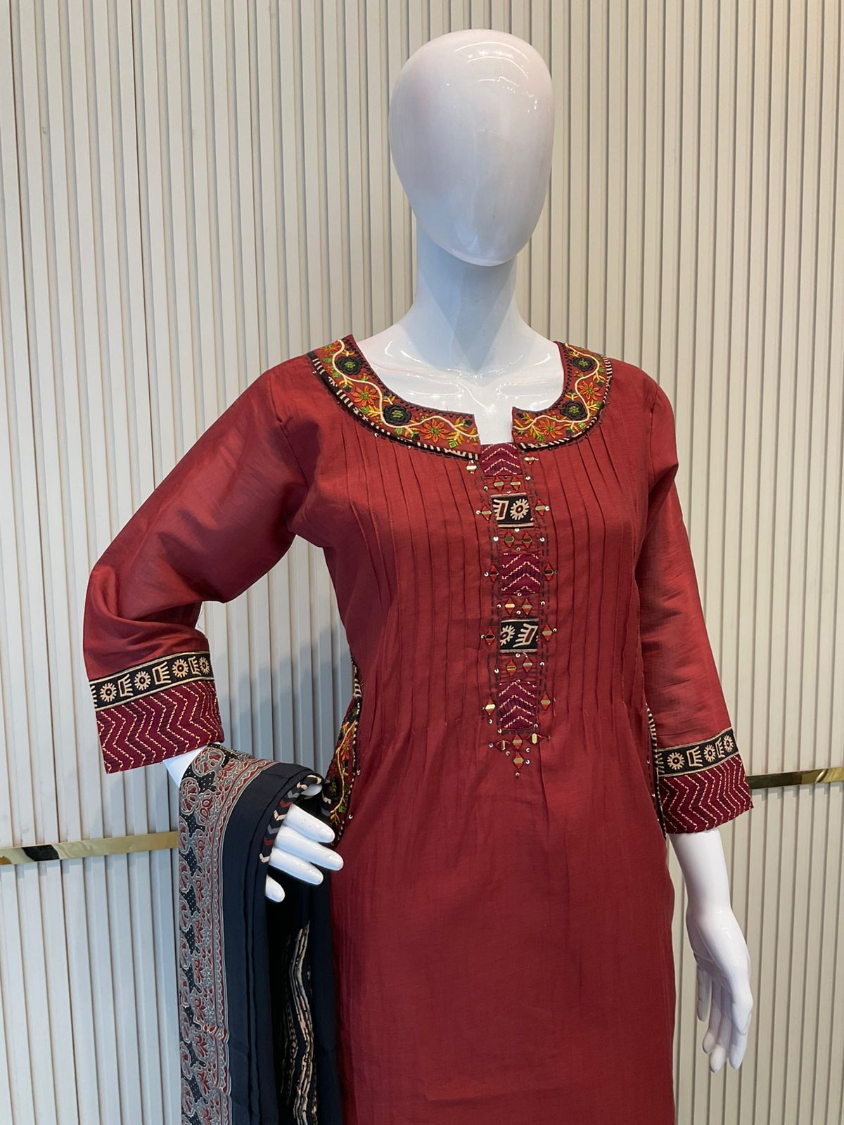 Mull Chanderi Maroon 3pc Set