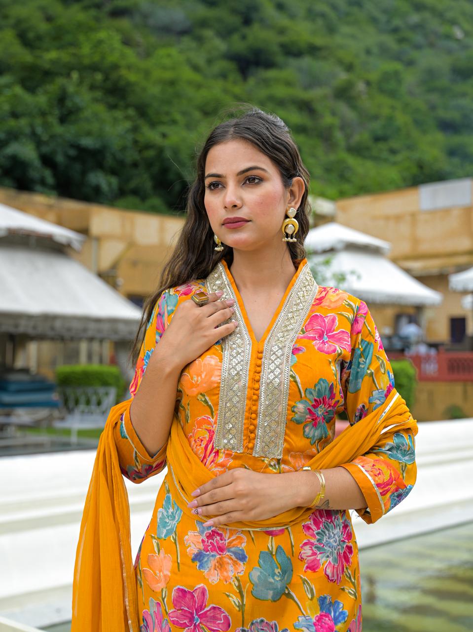 Chinon Yellow 3pc Set