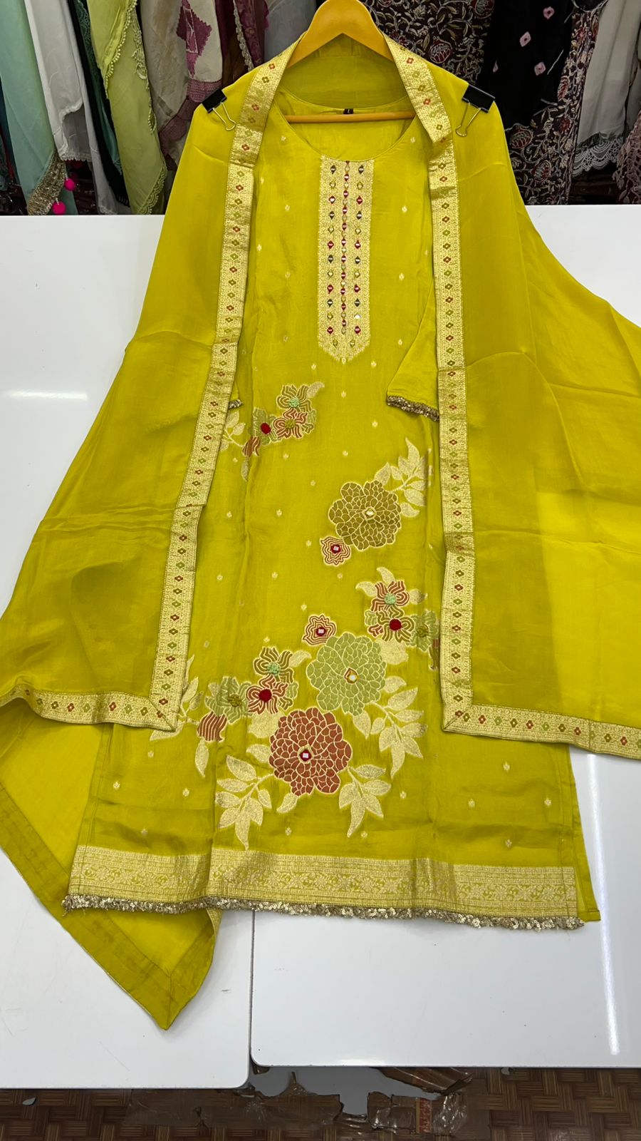 HO Silk Tissue Yellow 3pc Set