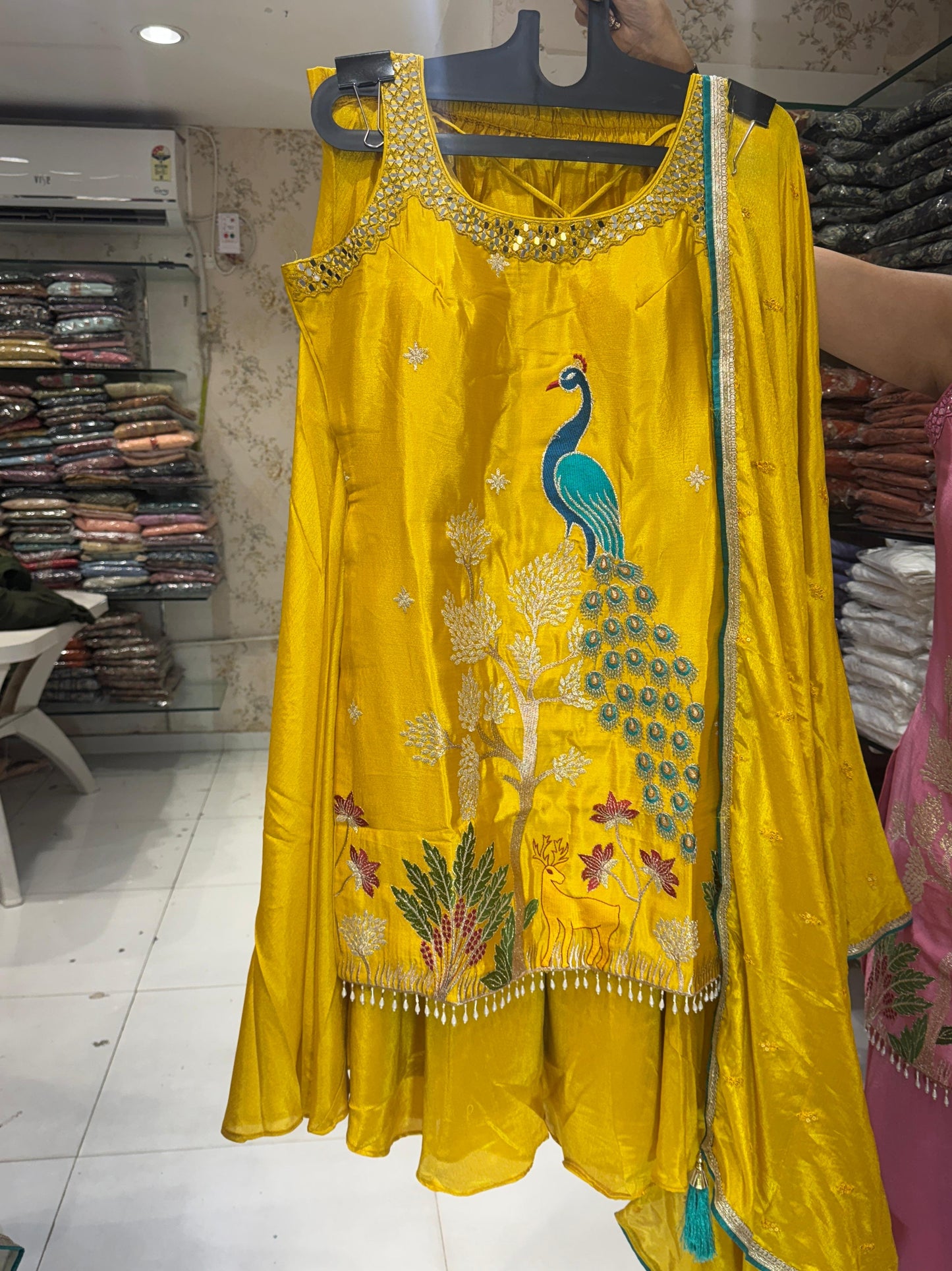 Chinon Yellow 3pc Set