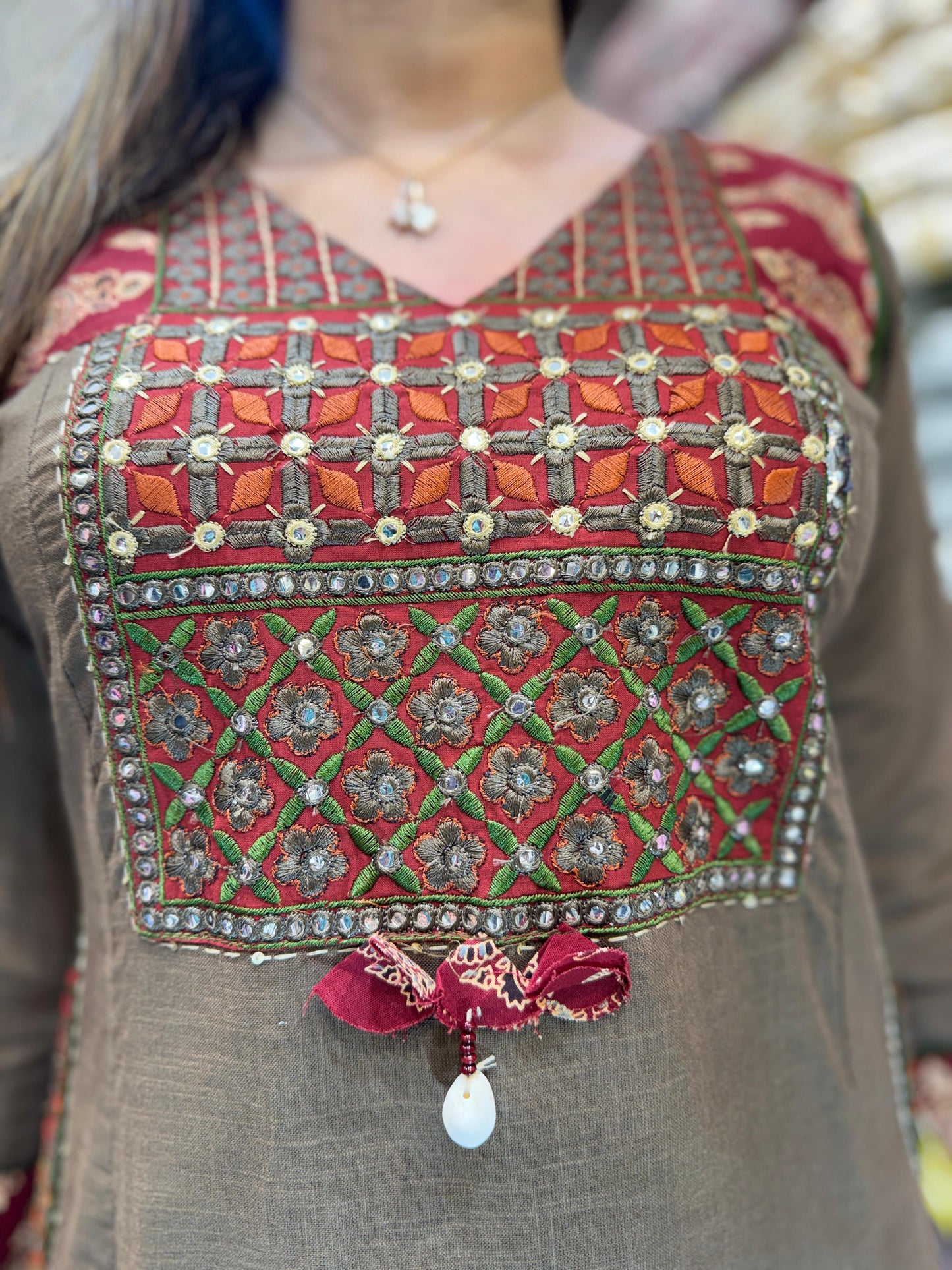 Pure Gujarat LINEN sluv Brown 3 pc suit