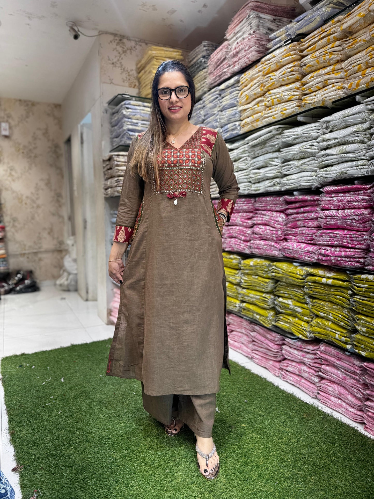 Pure Gujarat LINEN sluv Brown 3 pc suit
