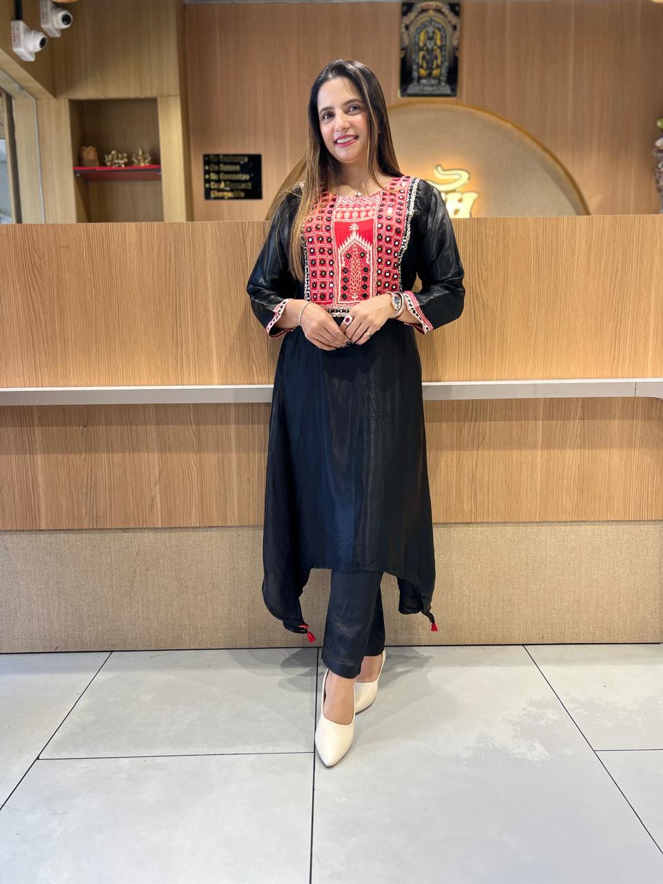 Pure Modal Crep black 2pc Set