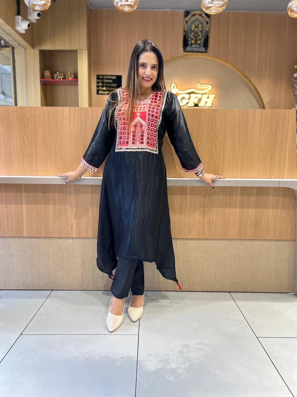 Pure Modal Crep black 2pc Set