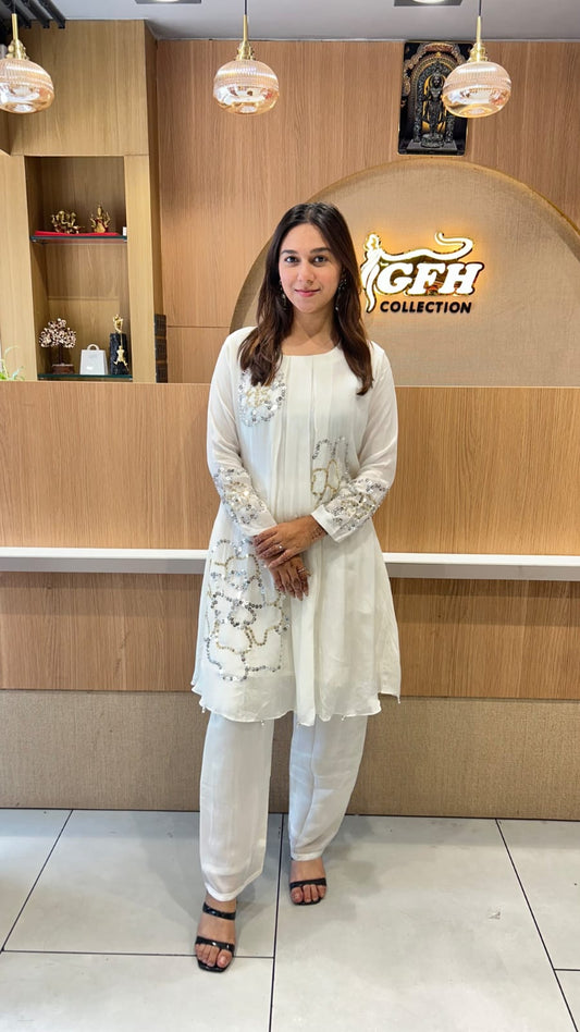 Pure Chinon Pearl White 2pc Set