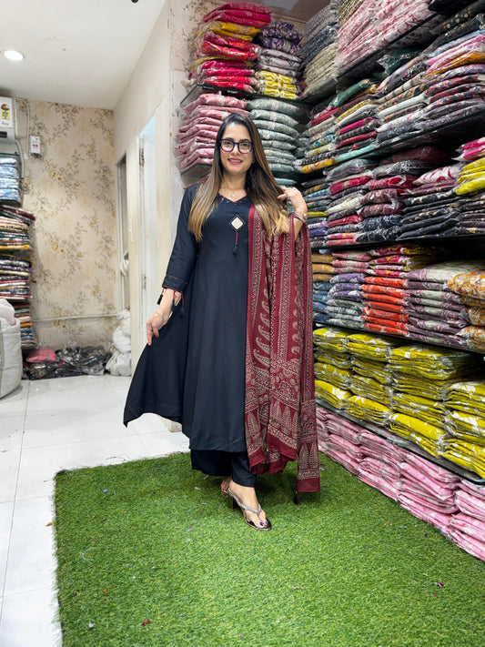 Pure Gaji Silk Black Uref Cut 3pc Set