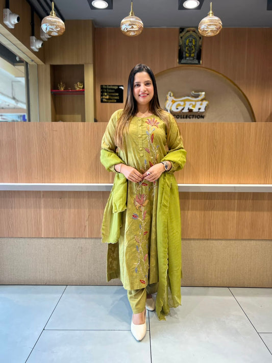 Pure Banarasi Mull Chanderi A-line Mehandi Green Color