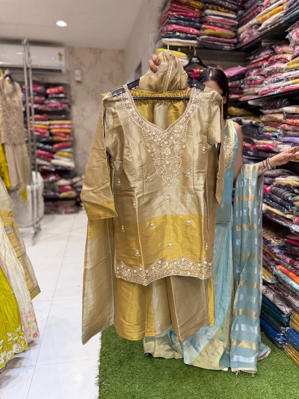 Pure Kanjiwaram Banarasi Half Half 2pc Set