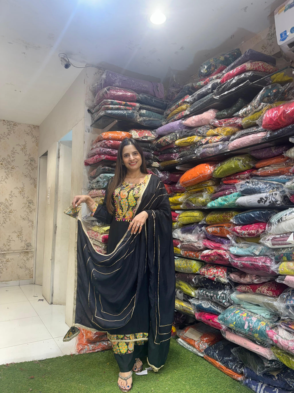 Dola Silk Black 3pc Set