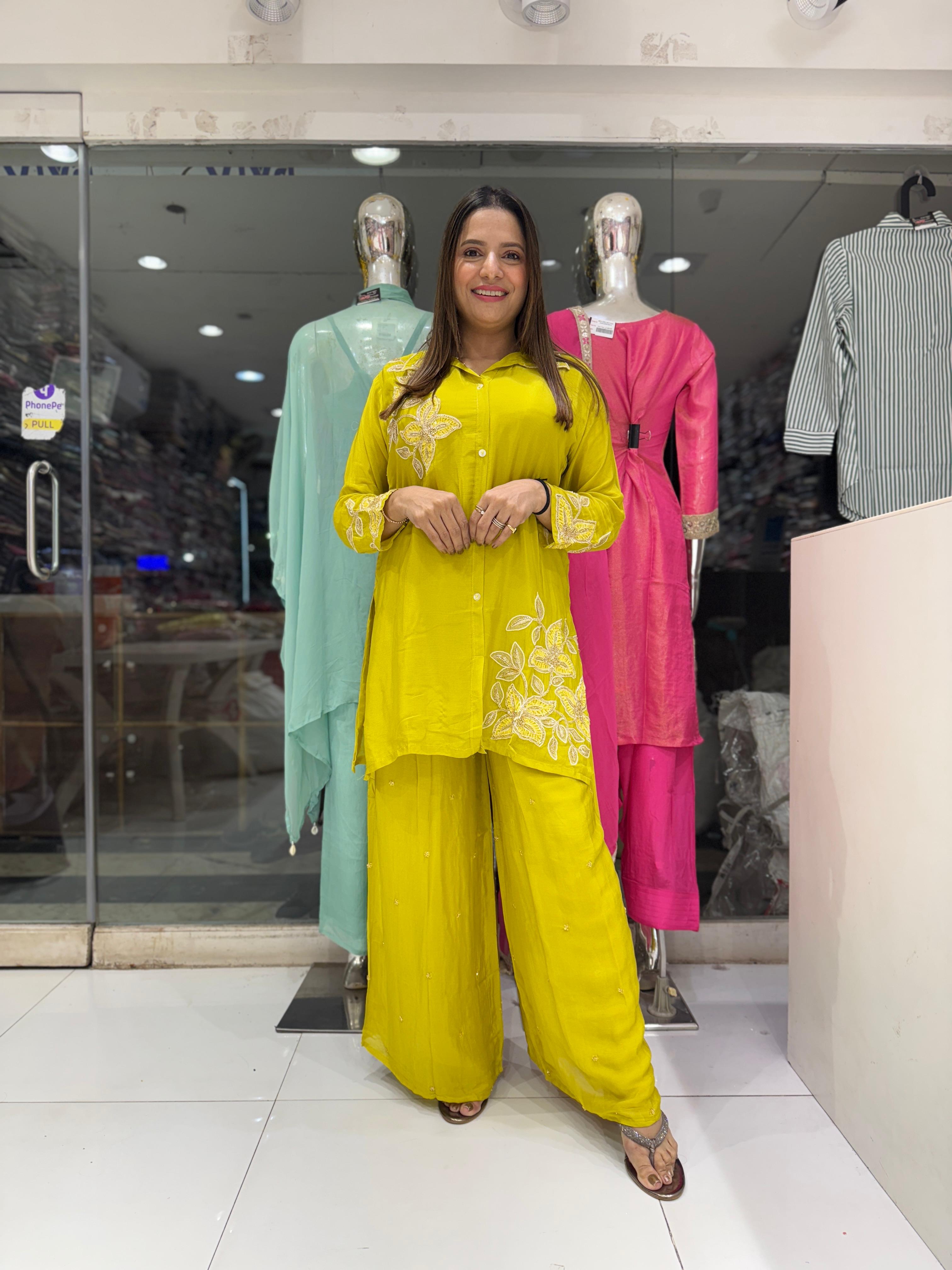 Chinon Neon Green 2pc Set