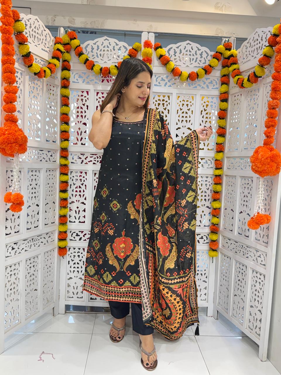 HO Silk Black 3pc Set