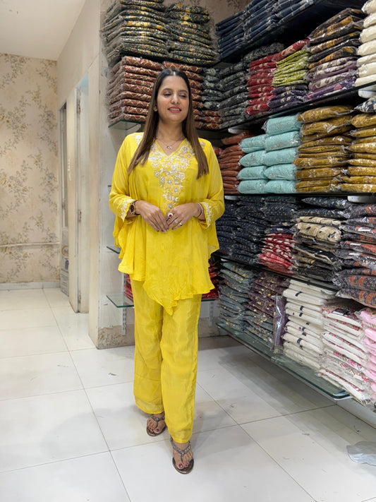 Chinon Yellow 2pc Set