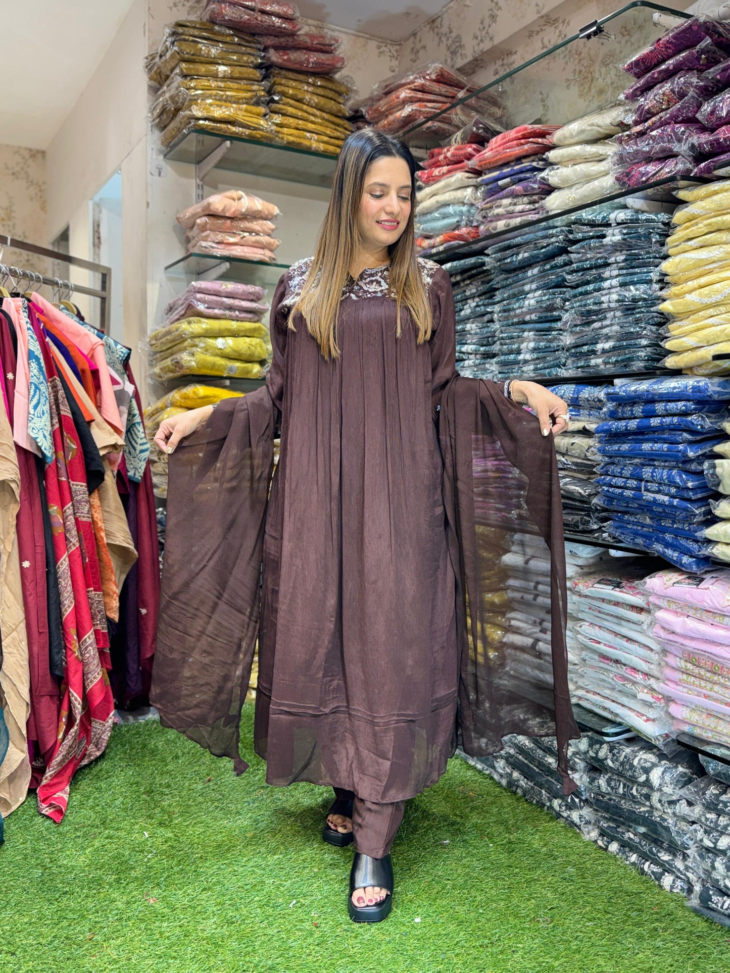 Chinon Brown 3pc Set