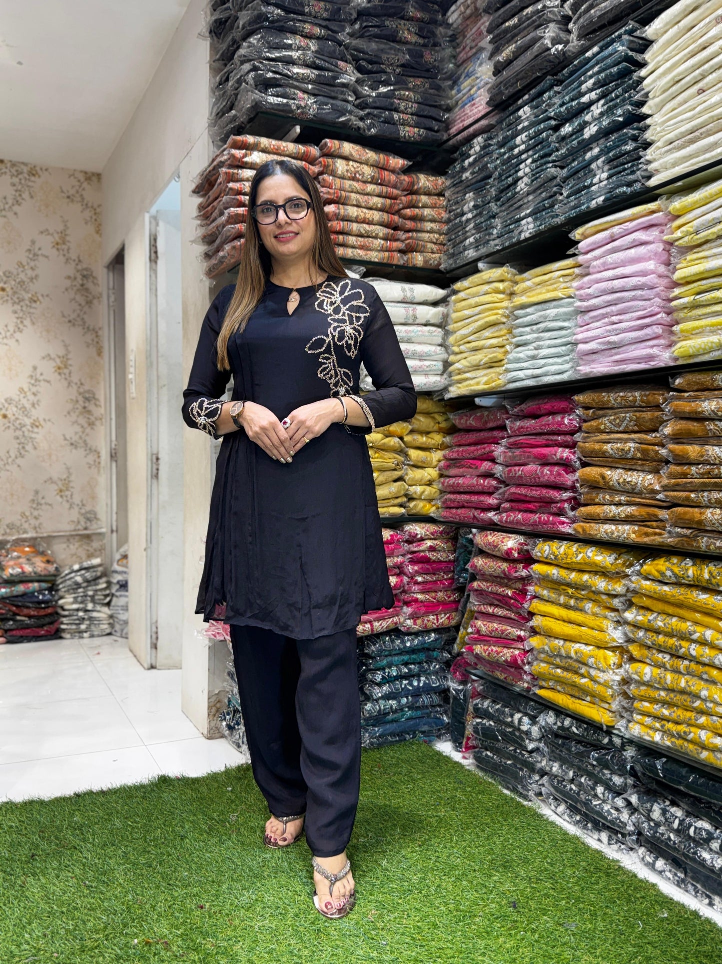 Chinon Black 2pc Set